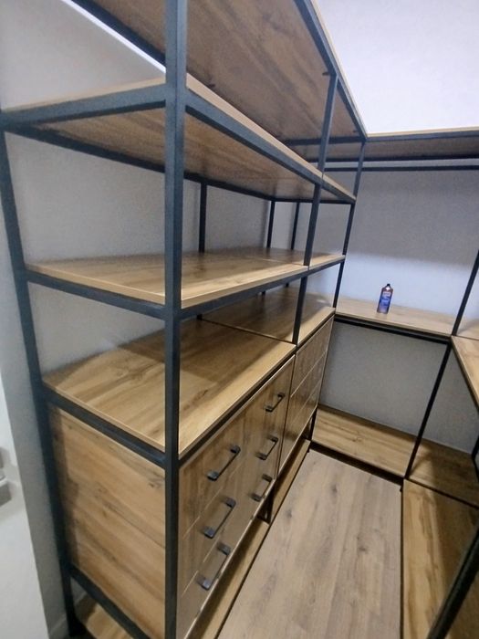 Gardirobniy. Stili loft