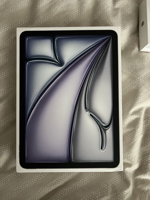 Cutia originală pentru iPad Air 11-inch (M2), 128GB, Wi-Fi.