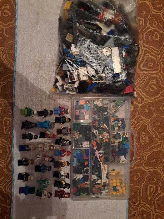 Продам Лего мини фигурки