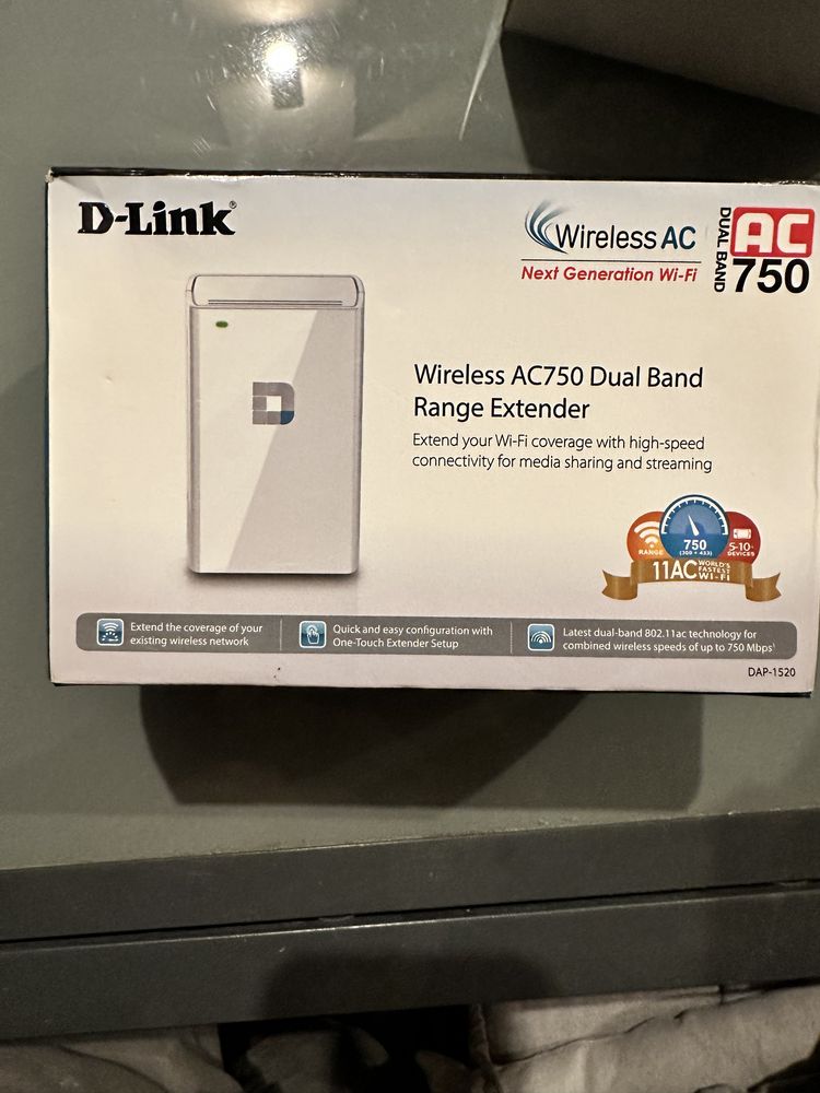 D-LINK AC750 WI-FI range extender wifi router