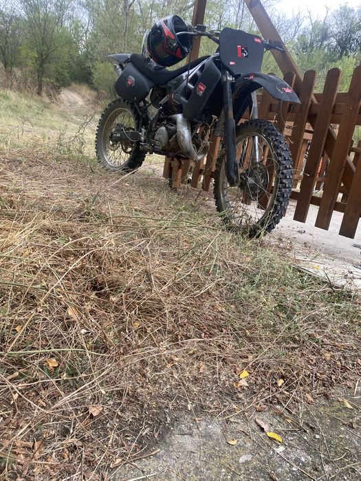 Продавам априлия rx 50с кит на 90 с чисто нов цилиндар и бутало