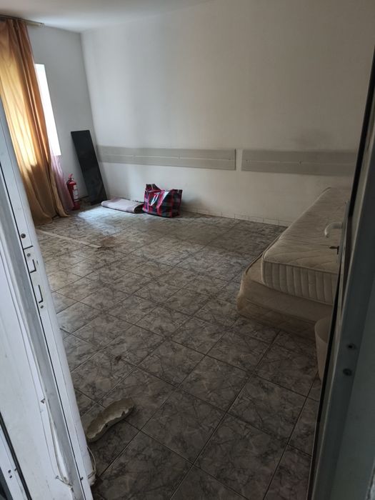 Spatiu comercial canta 80 mp (apartament 4 camere)