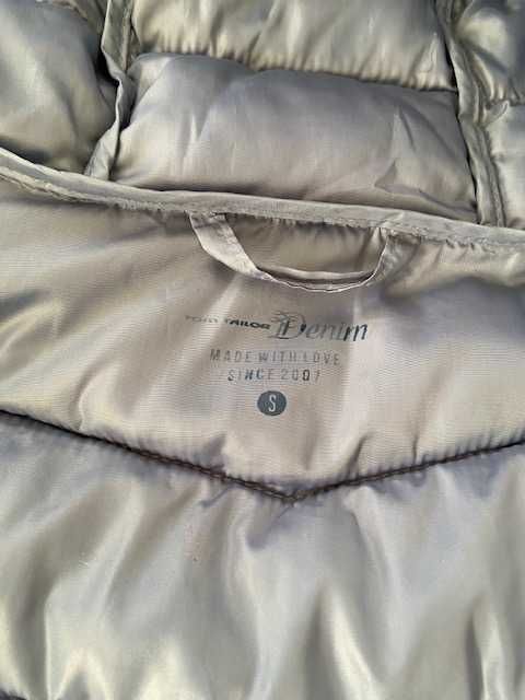 Дамско яке в небесно синьо, леко вталено