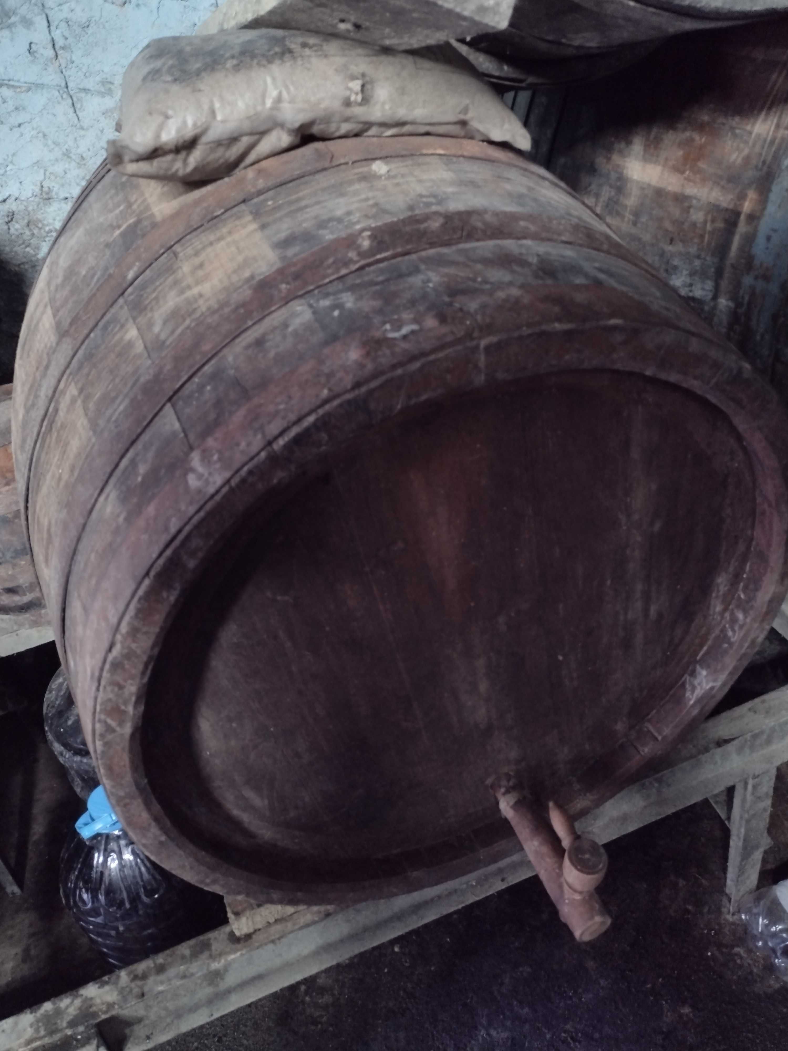 Дървени Бурета Бъчви Съдове за Вино 100 до 500 литра Добро Състояние