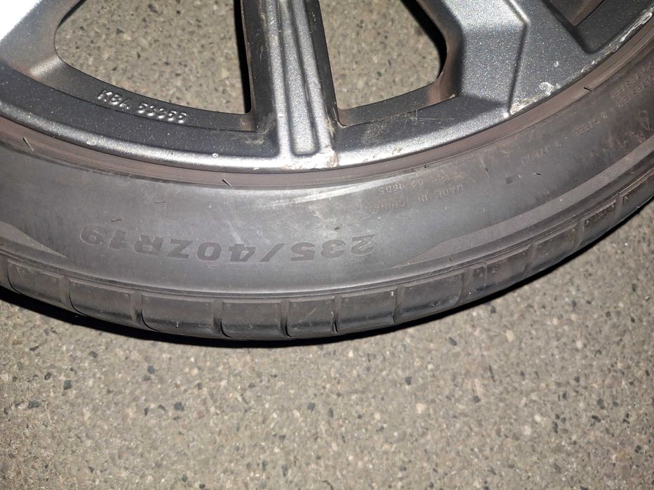 Vând roți AEZ ARUBA R19 în stare foarte bună.