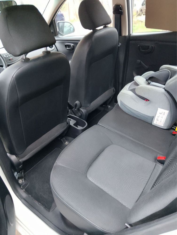 Автомобил Hyundai i10