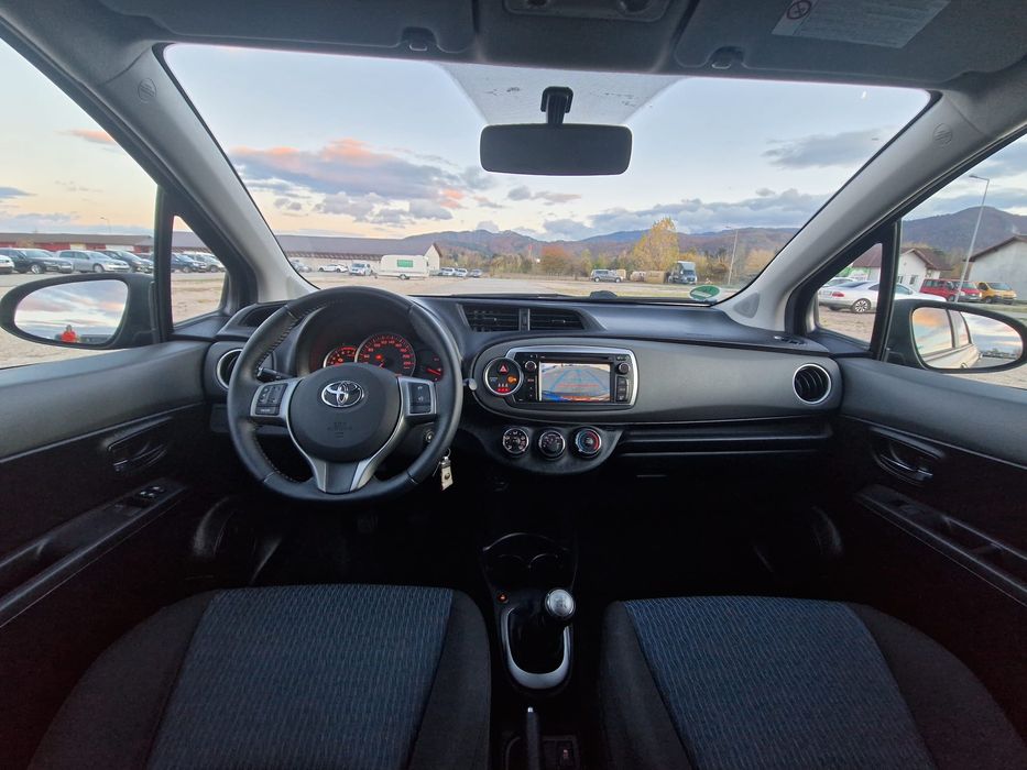 Toyota Yaris .Benzina 1.0.Navigatie,Camera marșarier,Euro 5.Km 128.000
