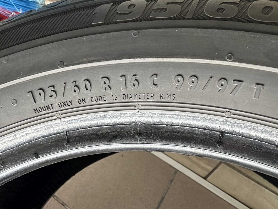 Зимни бусови гуми SEMPERIT VAN GRID 2, 195/60/16C, 7mm грайфер !