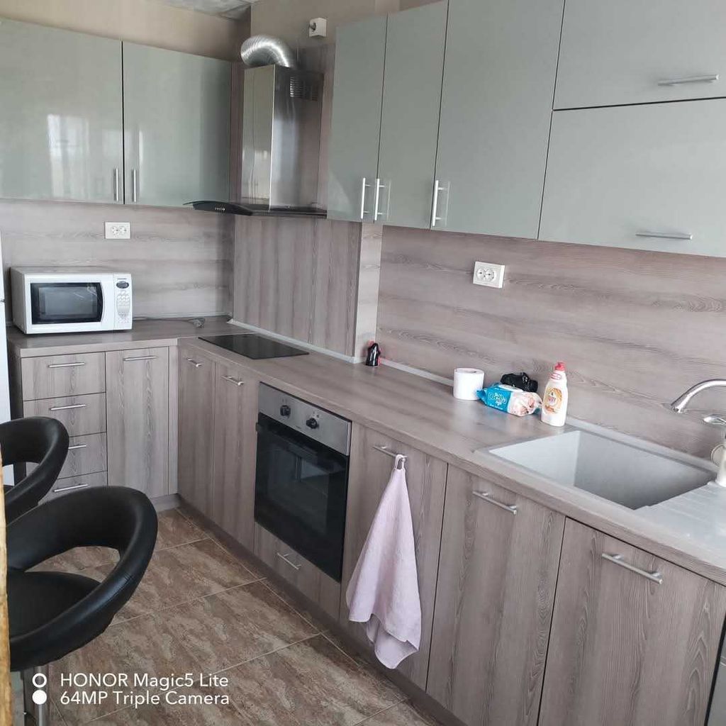 Дава се под наем Етаж от къща в Варна, Левски - 100 кв.м за 663 € - Снимка #11