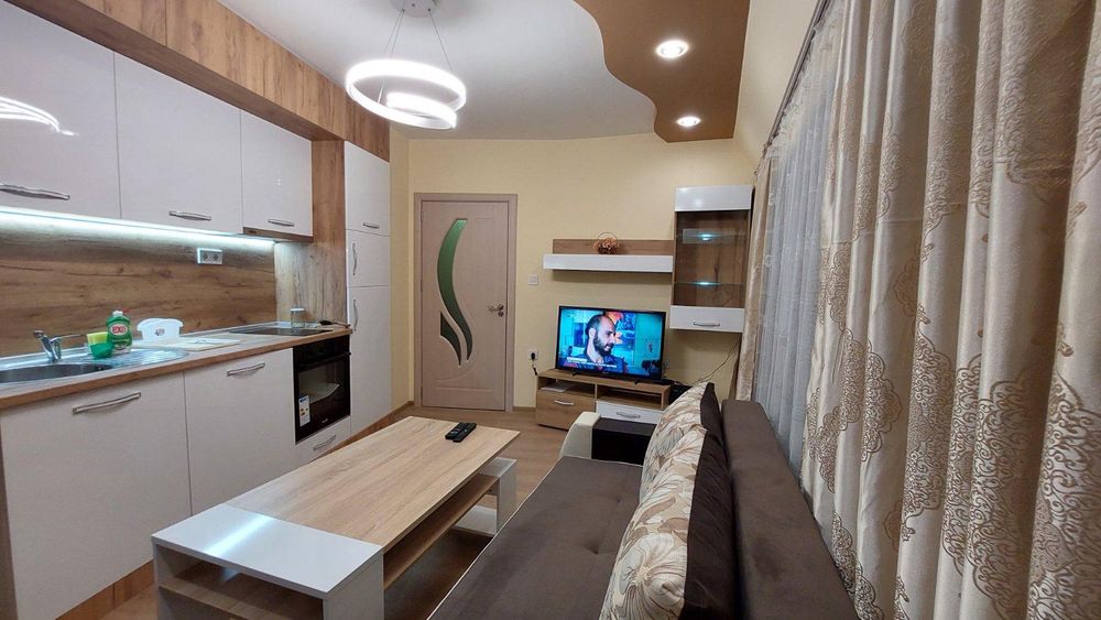 Стилен ДВУСТАЕН апартамент в кв. Каменица 1