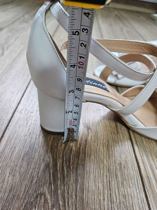 Sandale mireasa din piele purtate cateva ore