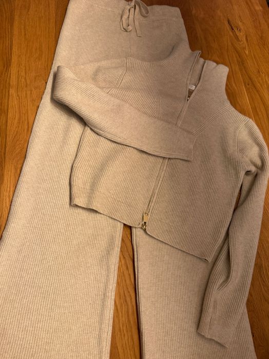 Уникален плетен сет панталон жилетка