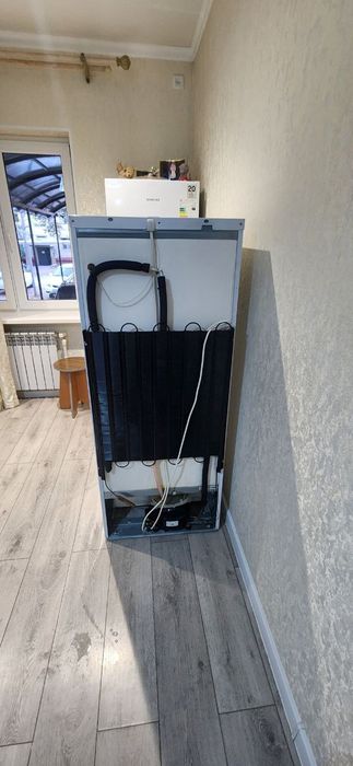 Продается холодильник indesit