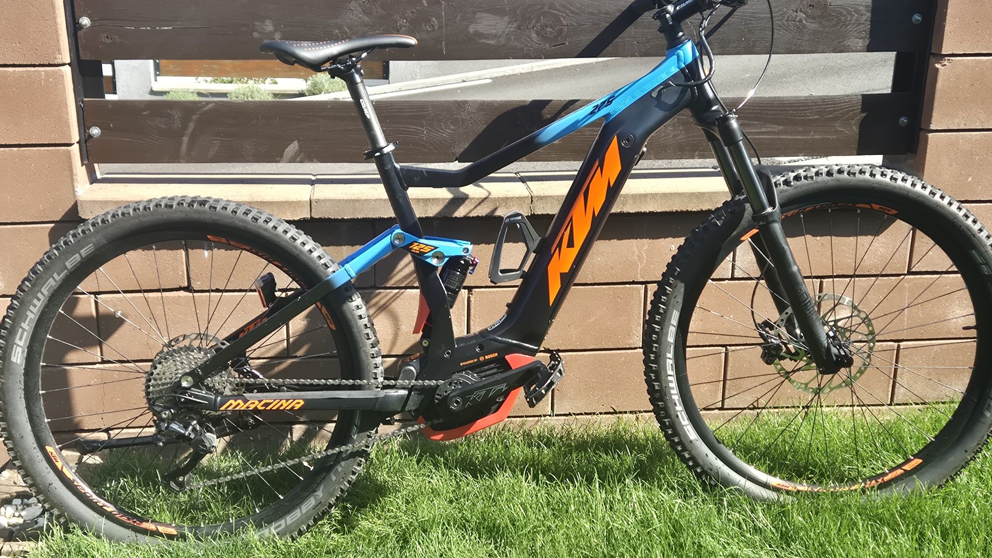 Bicicleta electrica KTM Macina Lycan 275 full suspension