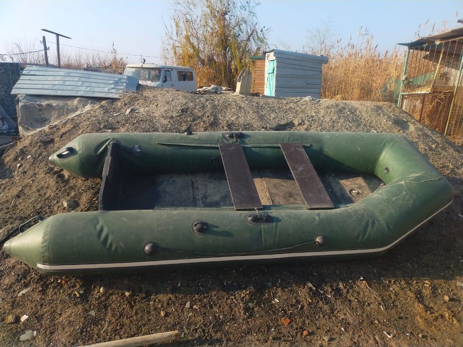 Лодка с мотором...