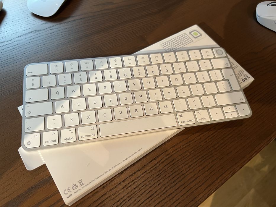 Apple Magic Keyboard TouchID клавиатура Епъл