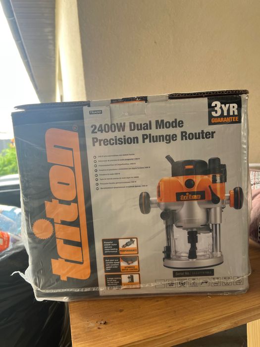 Freza pentru lemn 2400W Triton