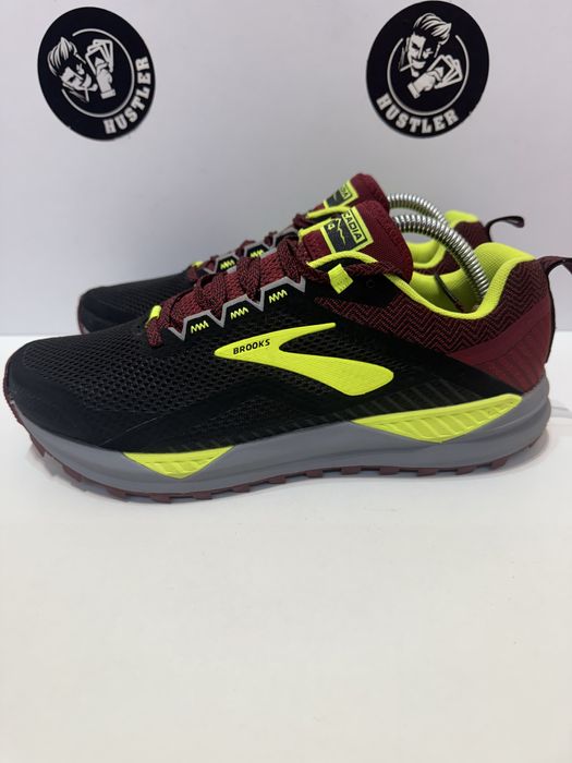 Маратонки BROOKS CASCADIA 14 .Номер 40.5