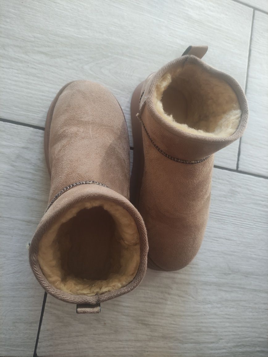 Ghete tip UGG mărimea 40