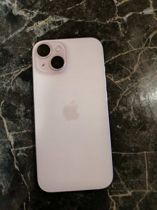 iPhone 15 с гаранция! Купих го Май месец като нов е !