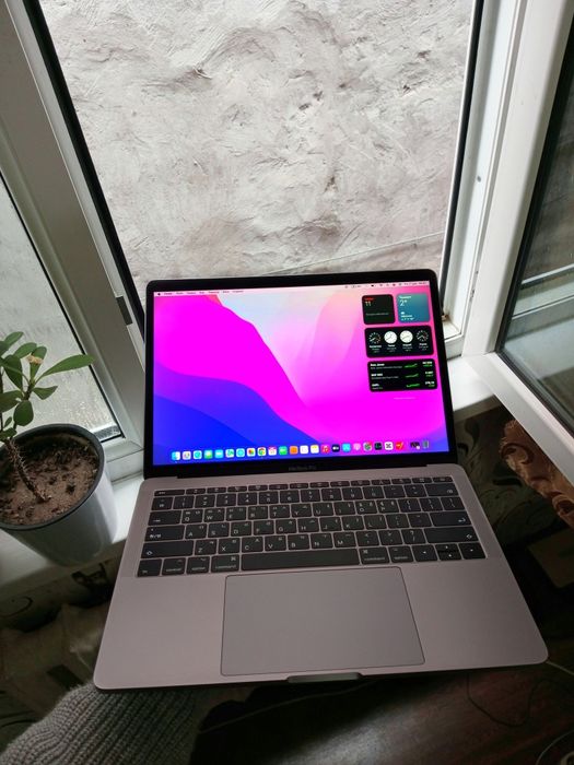 Свой топ MacBook PRO. Состояние отличное топ.
