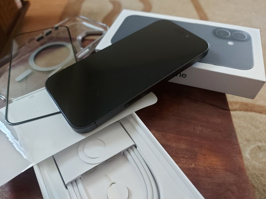 Iphone 17 256Gb/nou/8 cicluri/cutie/garanție 2ani