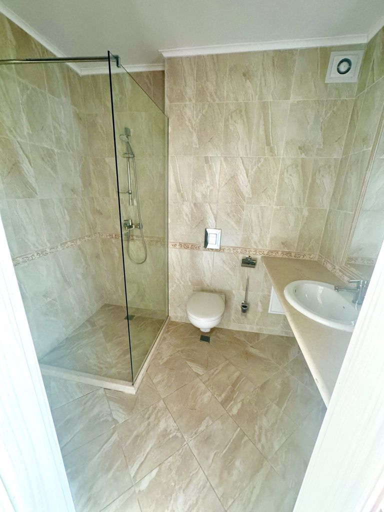 Продава се Двустаен апартамент в Варна, Спортна зала - 79 кв.м за 1836 €/кв.м - Снимка #8
