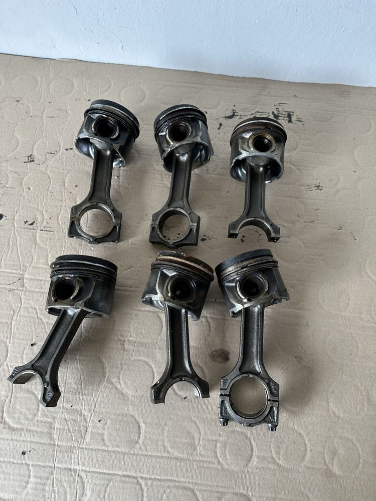 Piston pistoane BMW seria 5 E60 E61 218cp X5 E53 218cp  3.0 diesel
