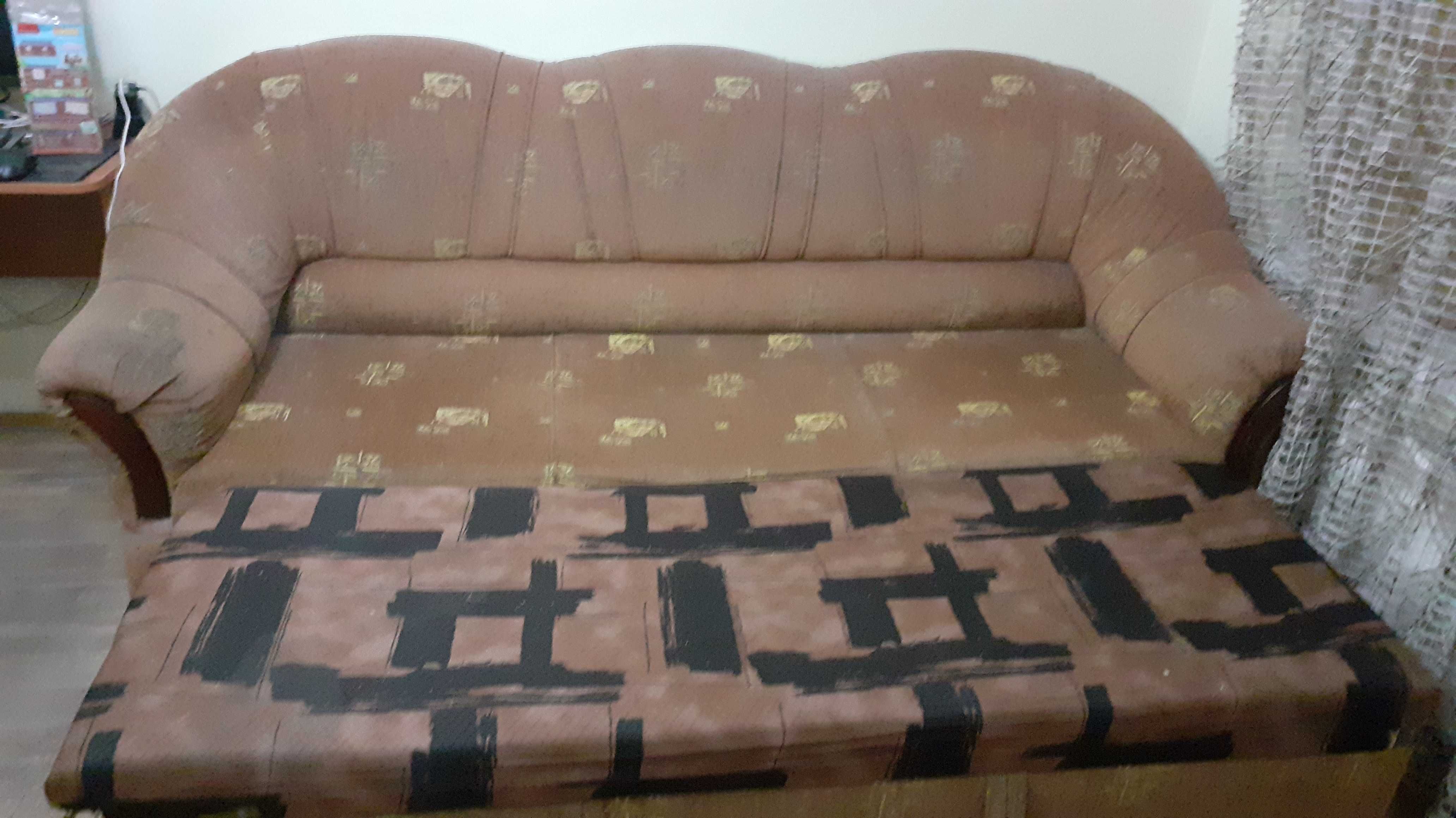 Продавам диван в много добро състояние