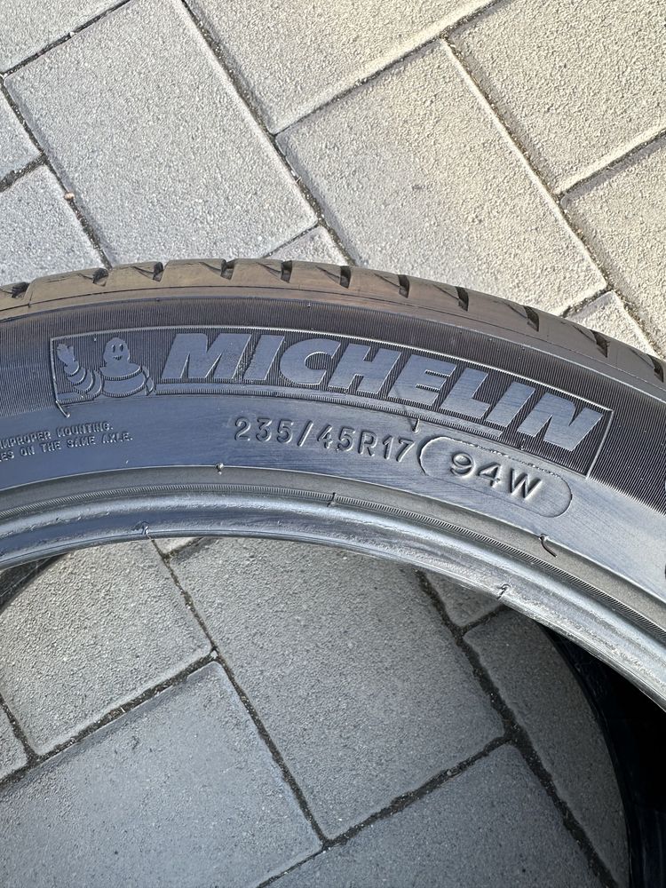 Set Michelin primacy 3  235 45 R17