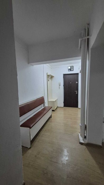 Apartament 2 camere de închiriat.