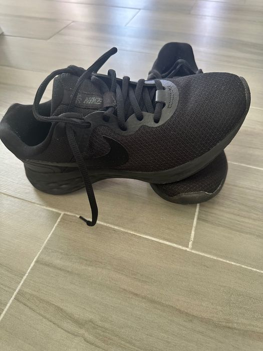 Adidasi pentru femei