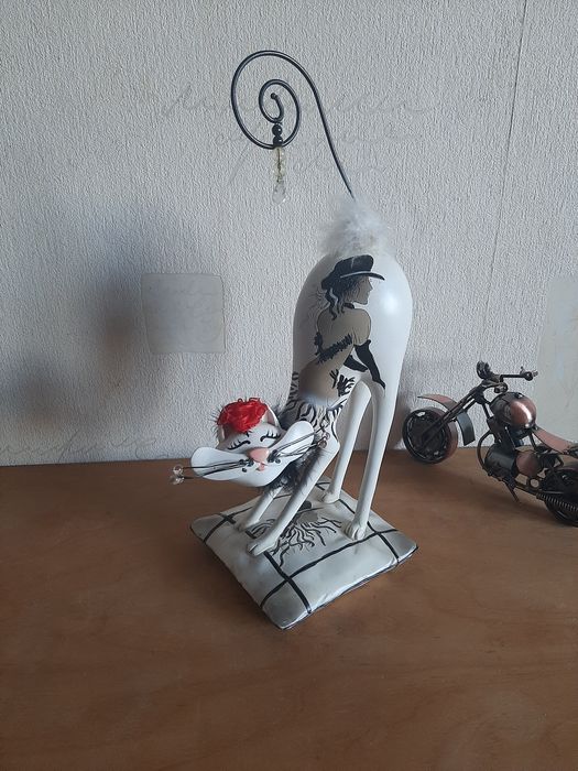 Статуэтки разные