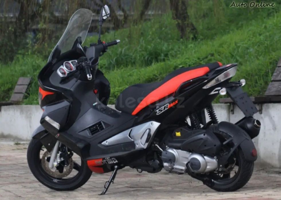 Aprilia sr max 300 Максискутер