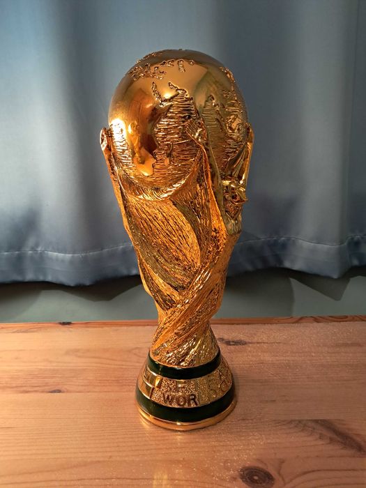 продавам трофей купа световнo първенство пo футбол