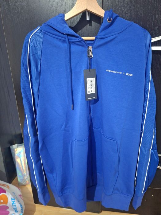 Alege-ți  hanoracul perfect și straluceste. De la L la XXL- Hugo boss,