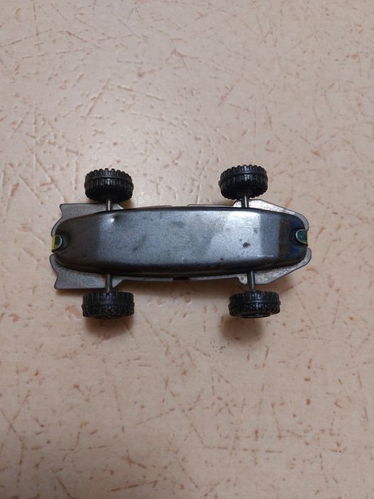 Метални колички: matchbox и руски