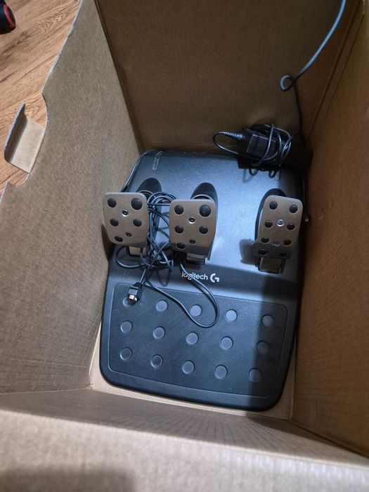 Волан,педали и скоростен лост