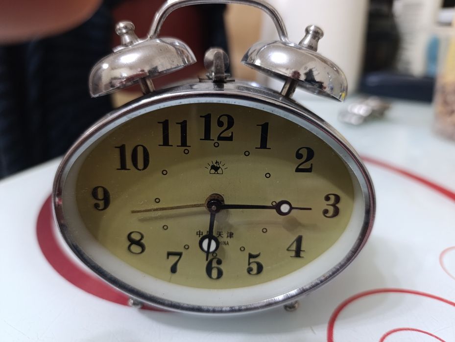 Ceas deșteptător Shanghai China.