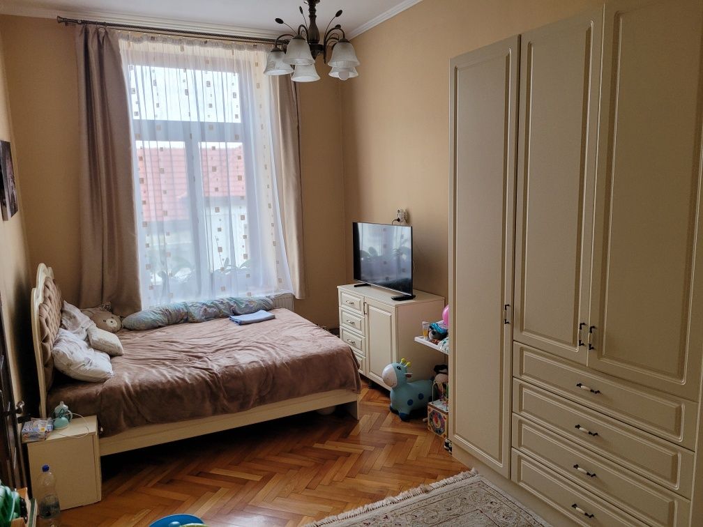 Vând sau schimb cu casa + diferența apartament 3 camere Central