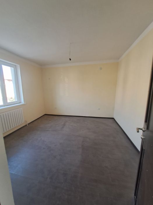 Katej sotiladi sharshara 2 sutixli 3 xona.