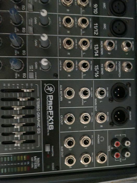 Mixer pasiv mackie PRO FX16 cu case 1500 de lei