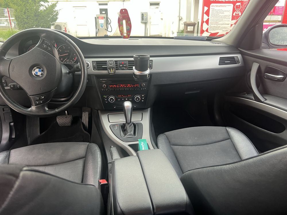 Vand Bmw 320i automata 2008