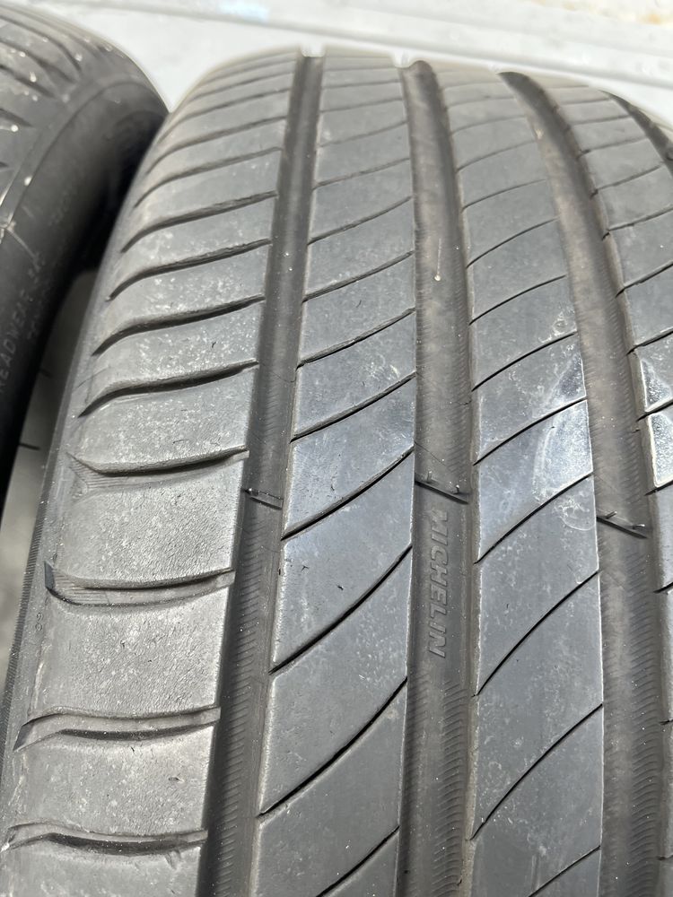 2 бр. летни гуми 235/55/17 Michelin DOT 5317 5,2 mm