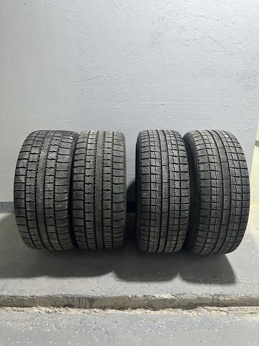 Зимняя резина Toyo R18.  245/40/18 , 225/45/18
