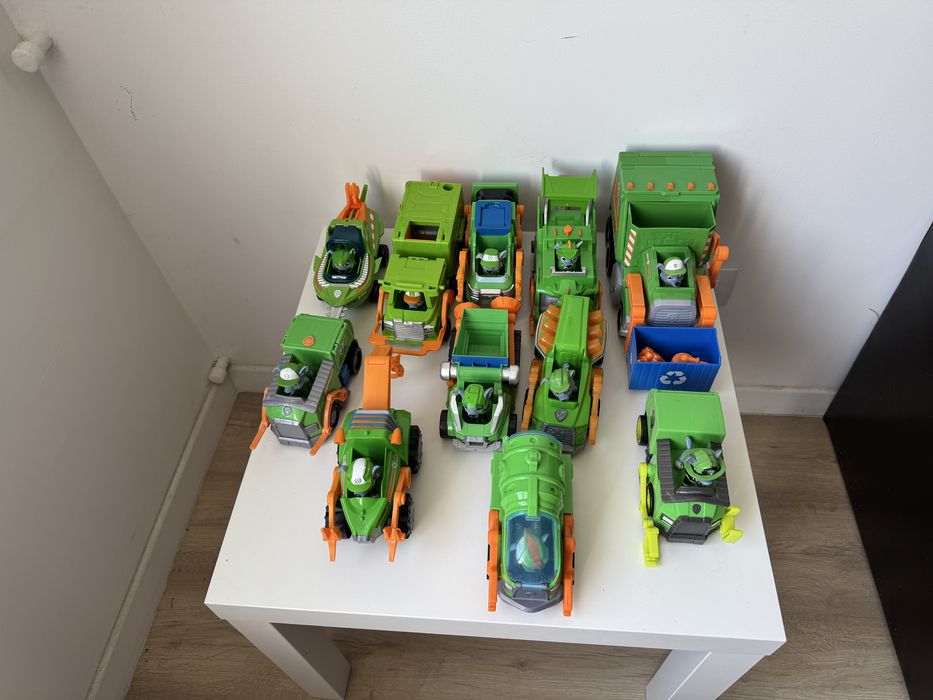 Masini patrula catelusilor (paw patrol)