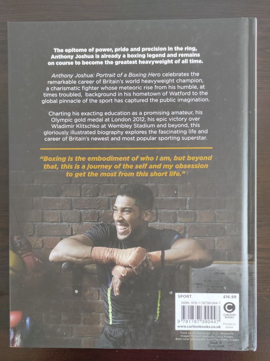 Книга Anthony Joshua "Portrait of a boxing hero"