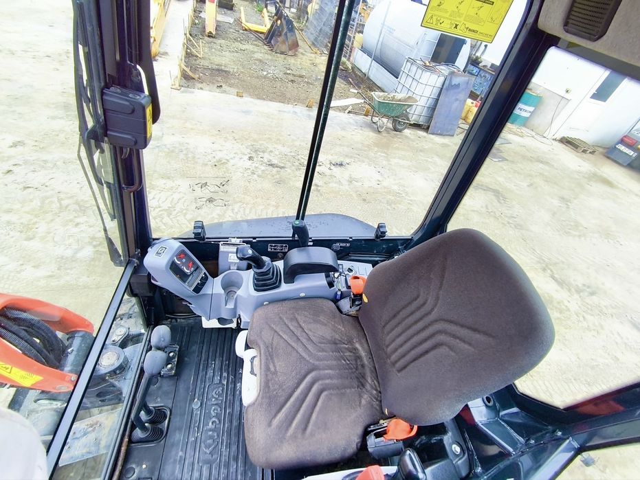 Miniexacavator kubota u27