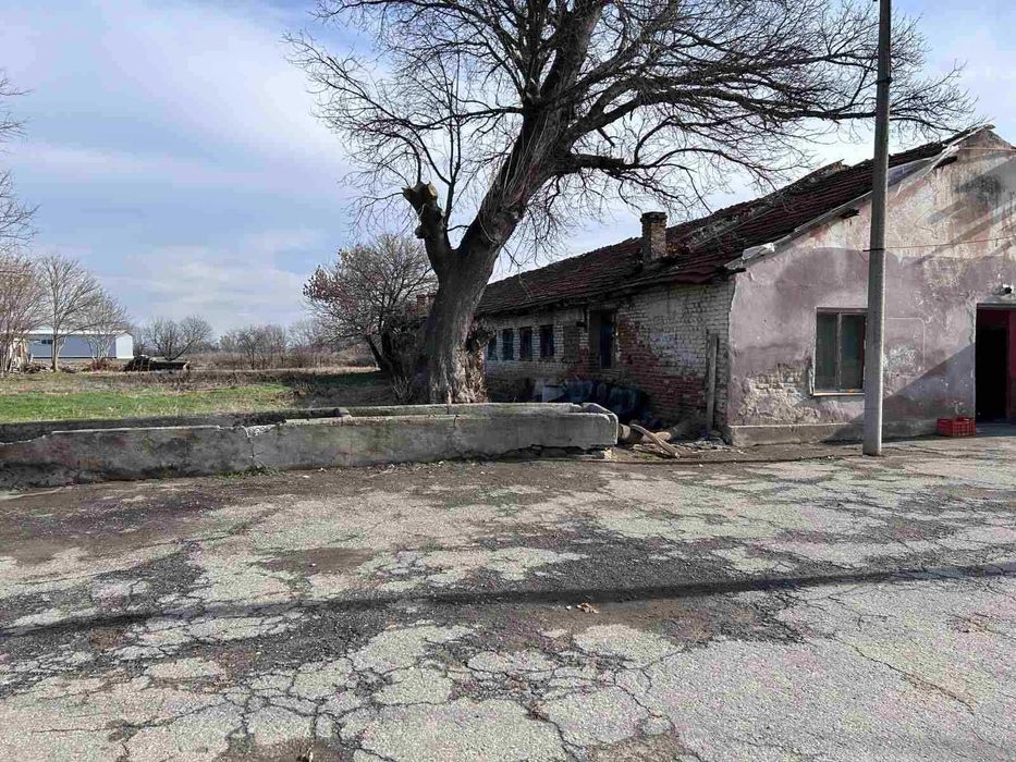 Продава се Промишлена сграда в с. Кадиево, Област Пловдив - 2575 кв.м за 70 €/кв.м - Снимка #2