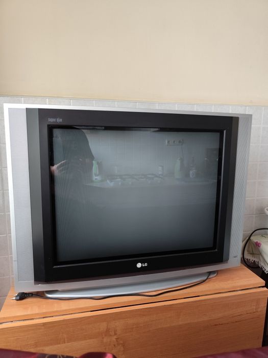 Телевизор LG б/у работающий